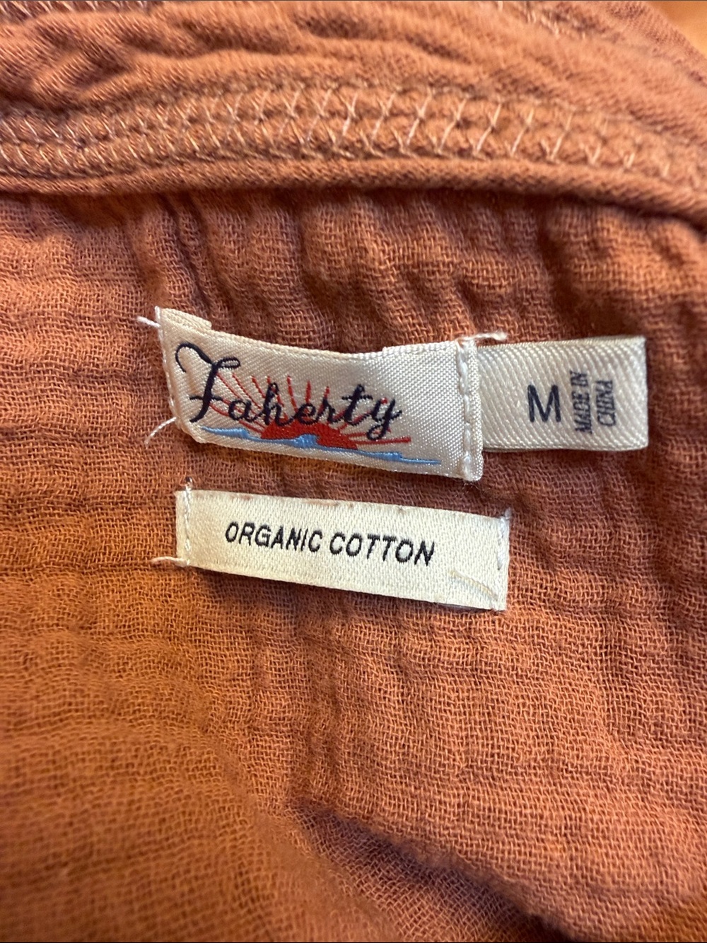 Faherty Short Sleeve 100% organic cotton  Tee - Rust Orange/Brown size medium - Picture 5 of 6